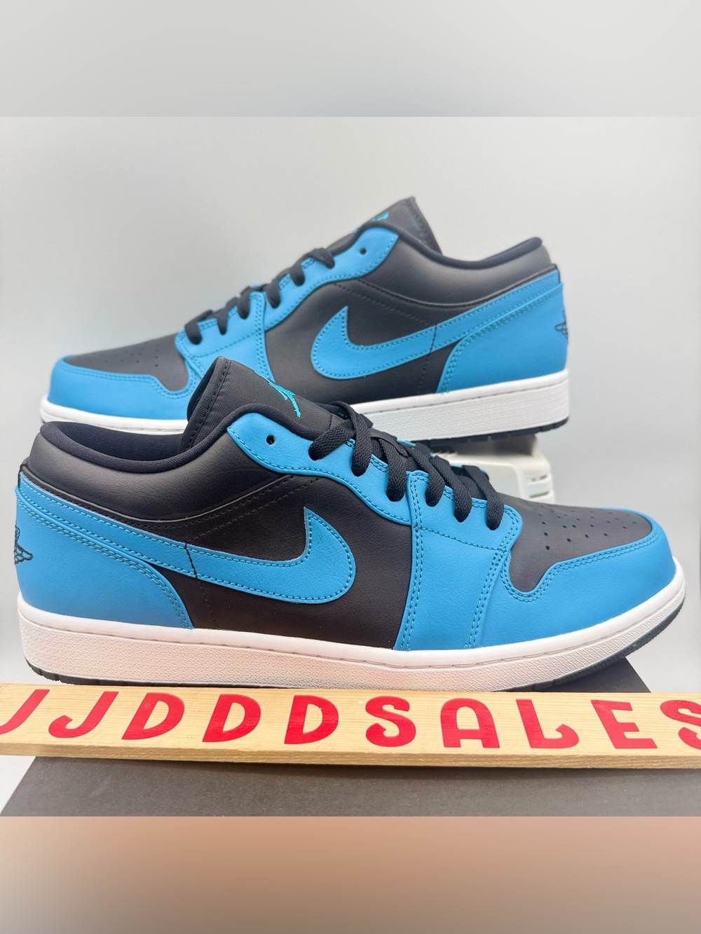 Nike Air Jordan 1 Low Laser Blue Black 2020 553558-410 Men’s Sz 13 NIB RARE

New